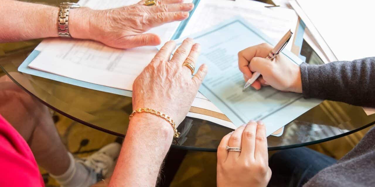 https://www.binehamgillen.com/wp-content/uploads/2024/05/bhg-blog-what-is-the-difference-between-will-and-estate-planning-1280x640.jpg